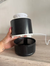 Cargar imagen en el visor de la galería, Lámpara antimosquitos por succión