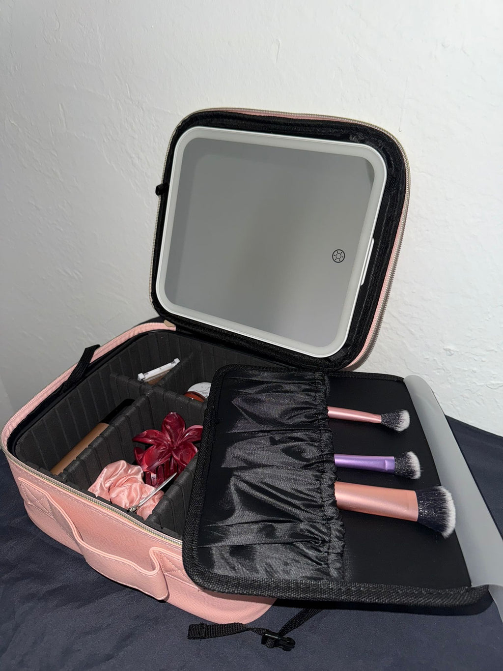 Organizador de maquillaje portátil con espejo LED