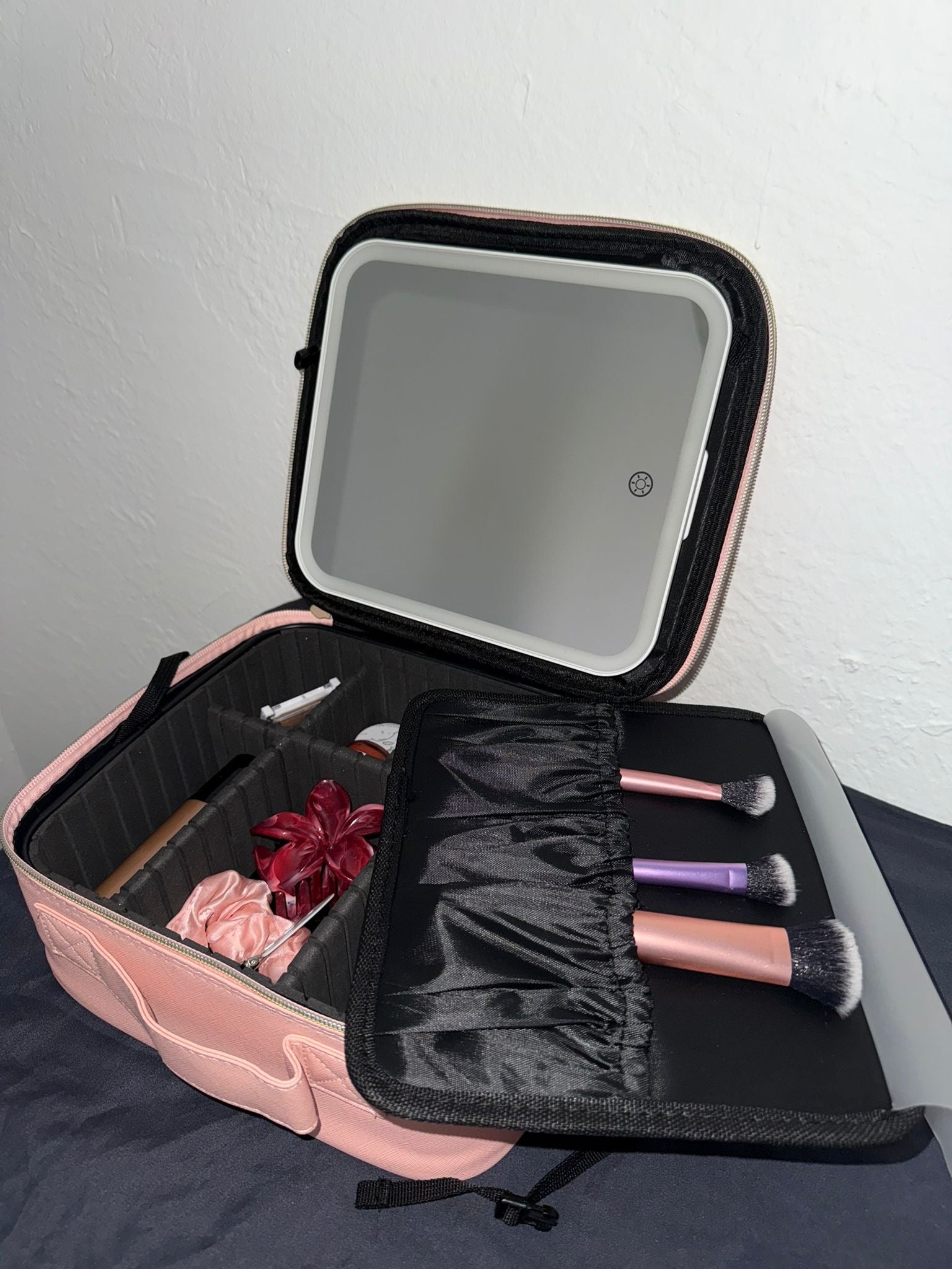 Organizador de maquillaje portátil con espejo LED